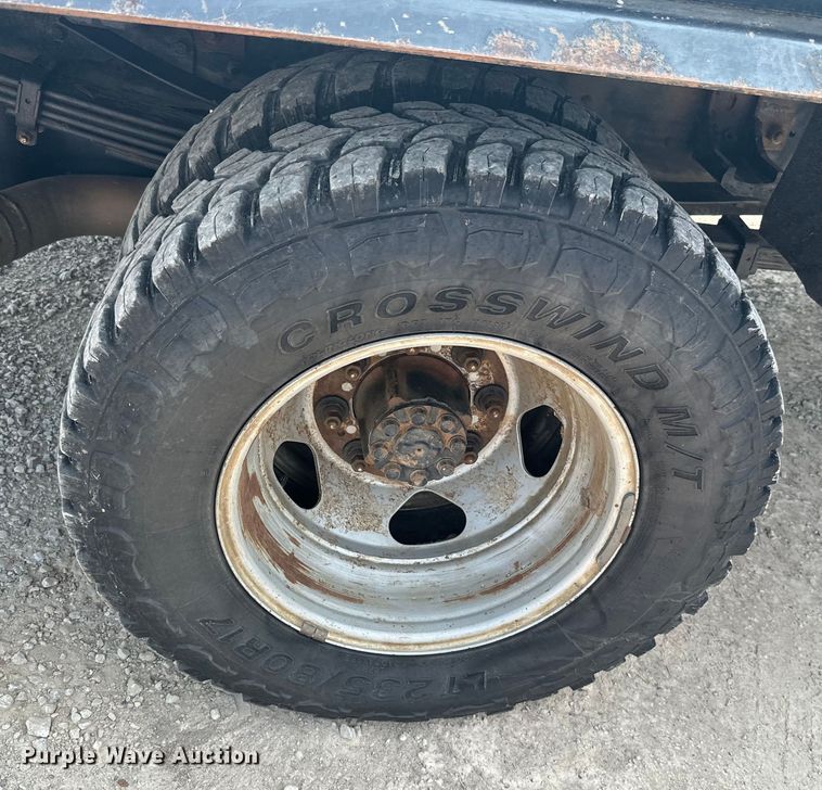 image for item ML9213 2018 Chevrolet Silverado 3500HD  bale bed pickup truck