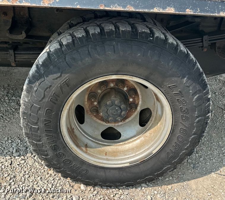 image for item ML9213 2018 Chevrolet Silverado 3500HD  bale bed pickup truck