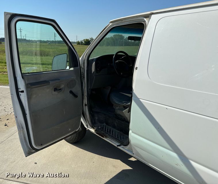 image for item ML9214 1998 Ford E250  van