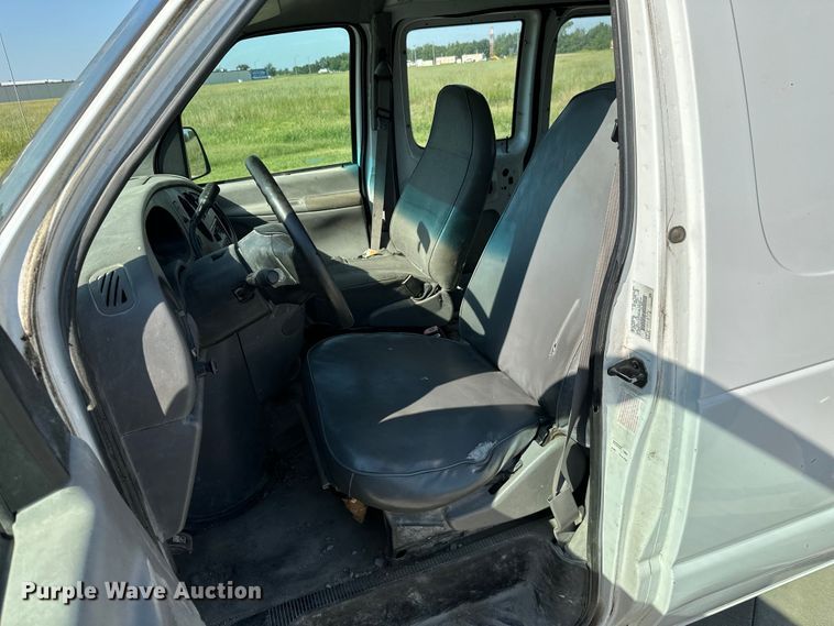 image for item ML9214 1998 Ford E250  van