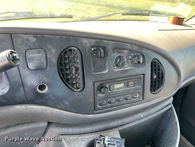 image for item ML9214 1998 Ford E250  van