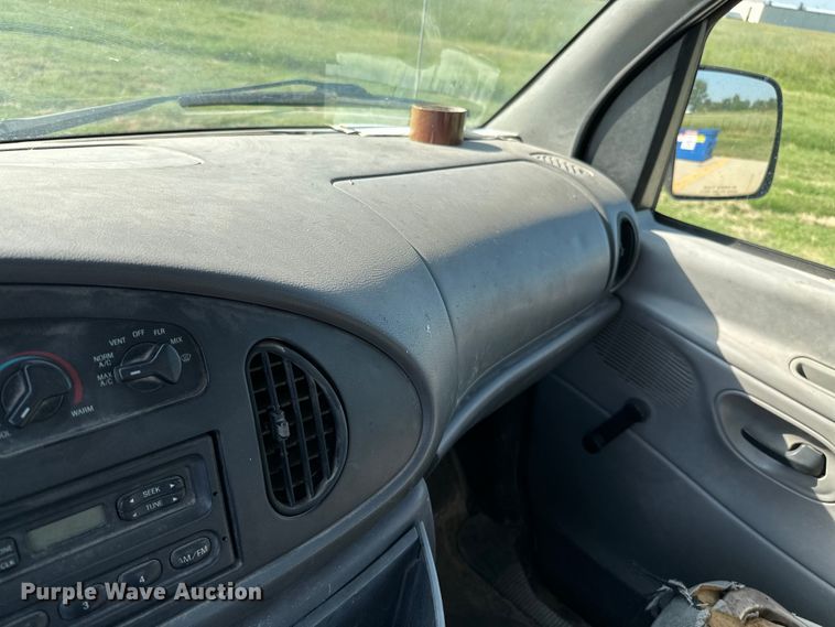image for item ML9214 1998 Ford E250  van