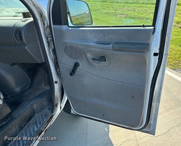 image for item ML9214 1998 Ford E250  van