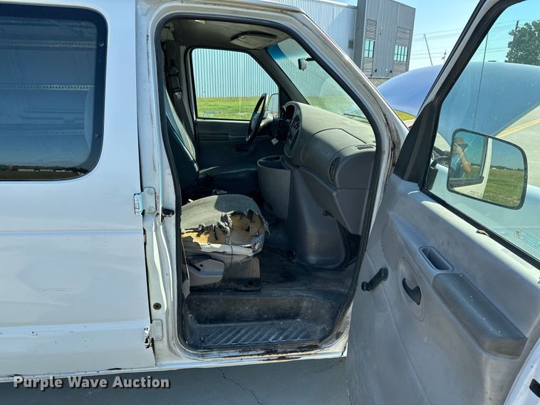 image for item ML9214 1998 Ford E250  van