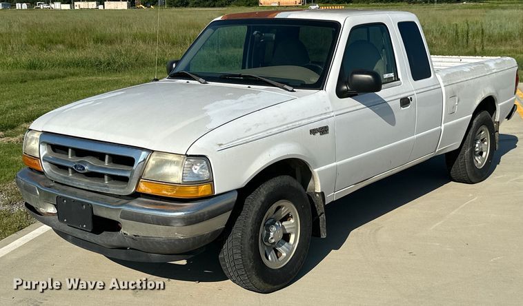 image for item ML9215 2000 Ford Ranger XLT  SuperCab pickup truck