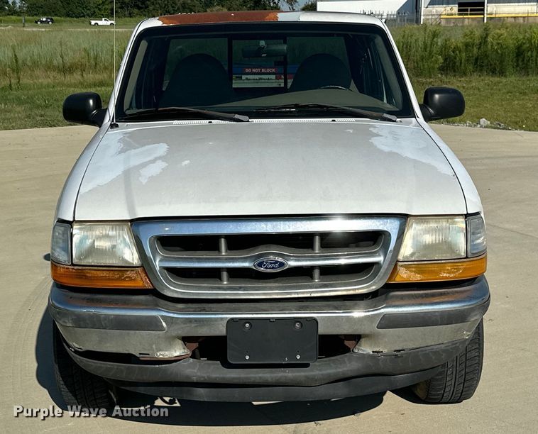 image for item ML9215 2000 Ford Ranger XLT  SuperCab pickup truck