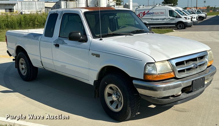 image for item ML9215 2000 Ford Ranger XLT  SuperCab pickup truck