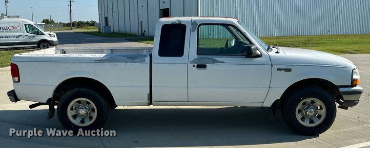 image for item ML9215 2000 Ford Ranger XLT  SuperCab pickup truck