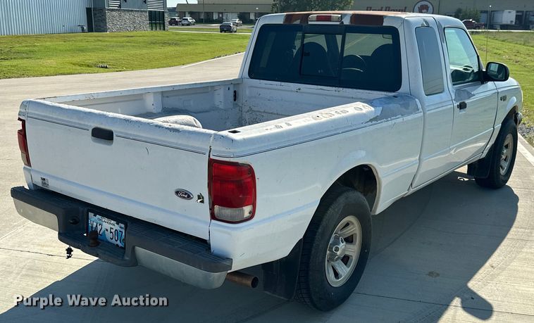 image for item ML9215 2000 Ford Ranger XLT  SuperCab pickup truck