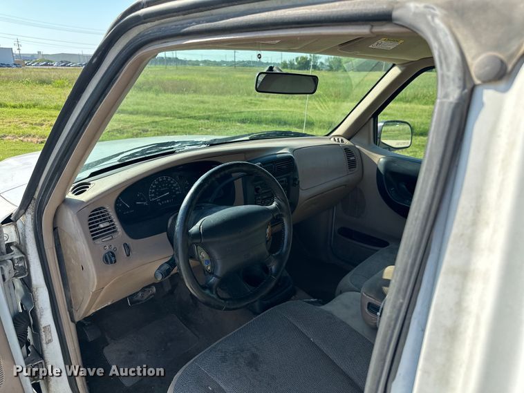 image for item ML9215 2000 Ford Ranger XLT  SuperCab pickup truck