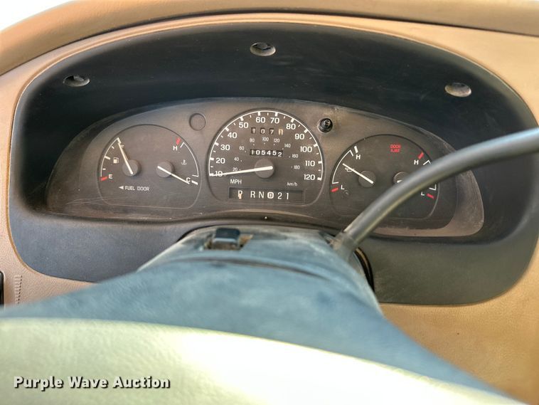 image for item ML9215 2000 Ford Ranger XLT  SuperCab pickup truck