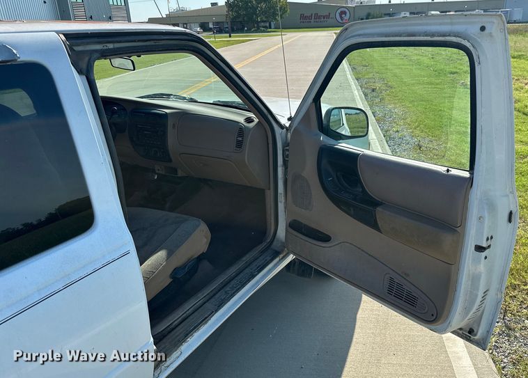 image for item ML9215 2000 Ford Ranger XLT  SuperCab pickup truck