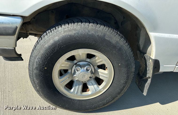 image for item ML9215 2000 Ford Ranger XLT  SuperCab pickup truck