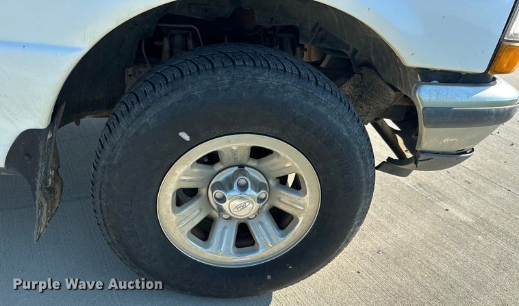 image for item ML9215 2000 Ford Ranger XLT  SuperCab pickup truck