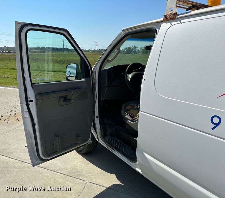 image for item ML9217 2006 Ford E250  van