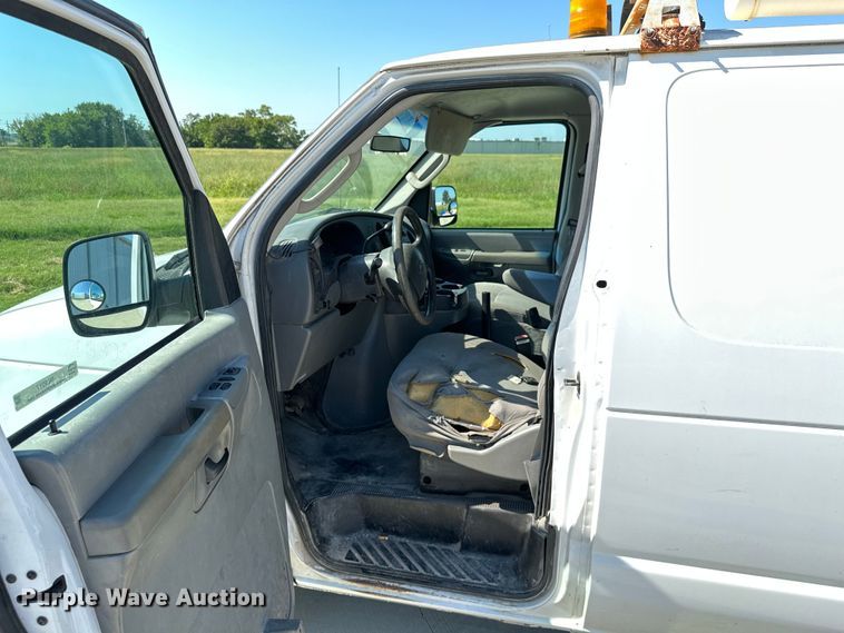 image for item ML9217 2006 Ford E250  van