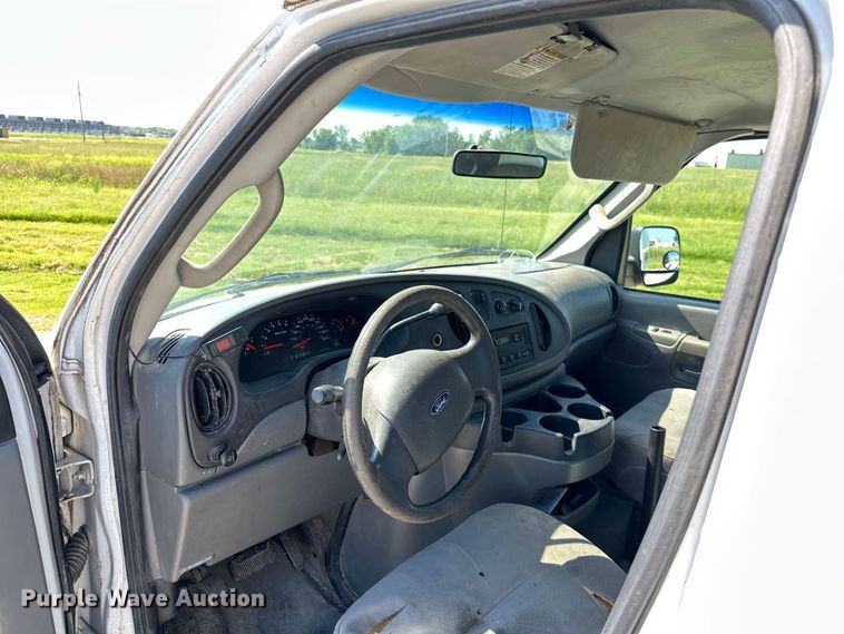 image for item ML9217 2006 Ford E250  van