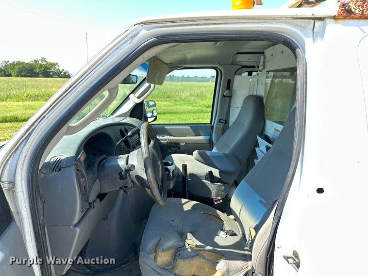 image for item ML9217 2006 Ford E250  van