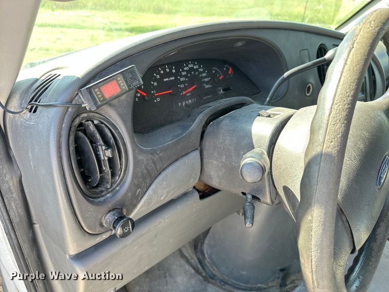 image for item ML9217 2006 Ford E250  van