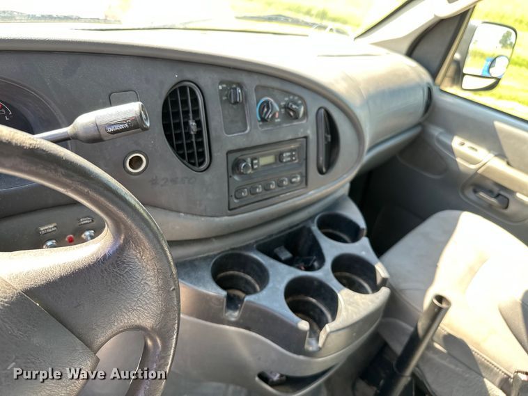 image for item ML9217 2006 Ford E250  van