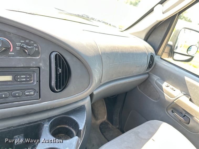 image for item ML9217 2006 Ford E250  van