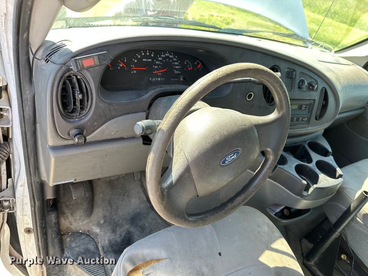 image for item ML9217 2006 Ford E250  van