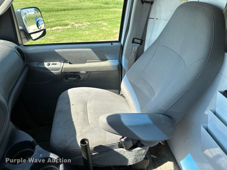 image for item ML9217 2006 Ford E250  van