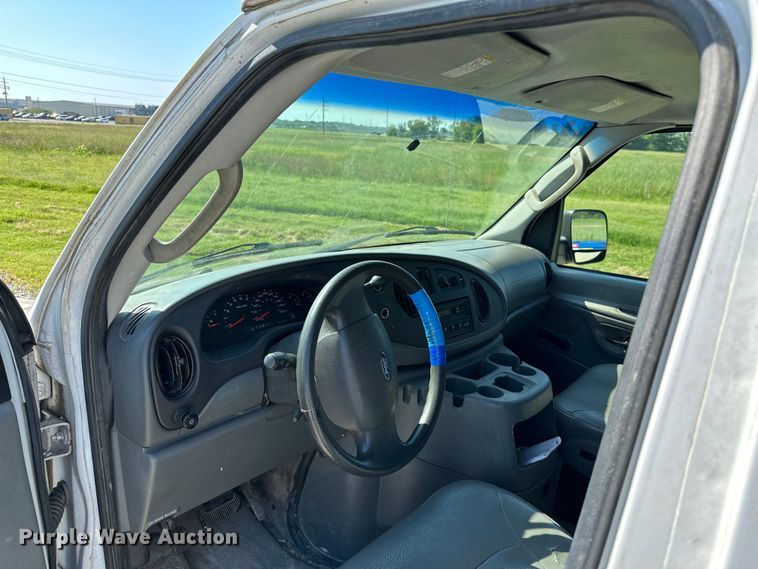 image for item ML9219 2005 Ford E250  van