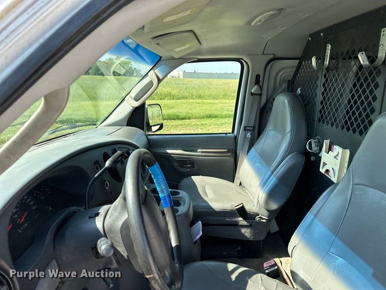 image for item ML9219 2005 Ford E250  van