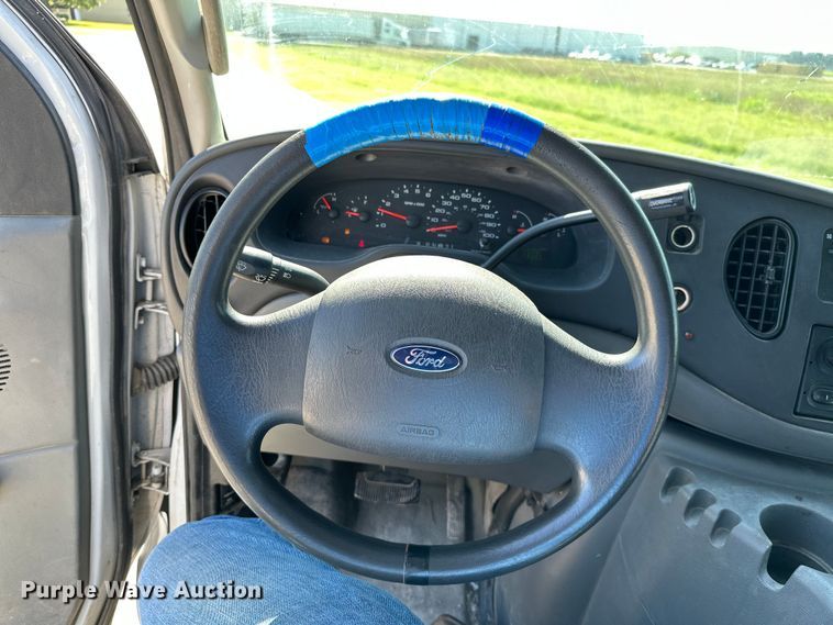 image for item ML9219 2005 Ford E250  van