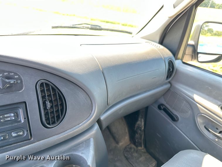 image for item ML9219 2005 Ford E250  van