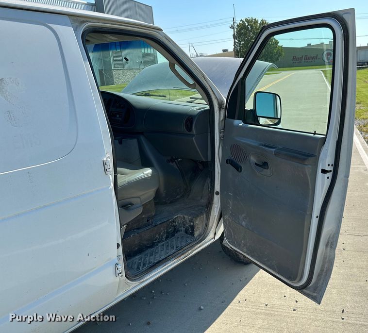 image for item ML9219 2005 Ford E250  van