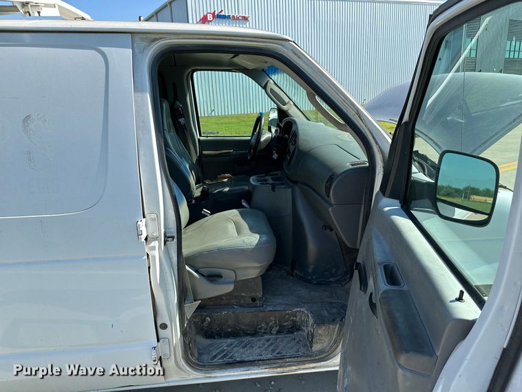 image for item ML9219 2005 Ford E250  van