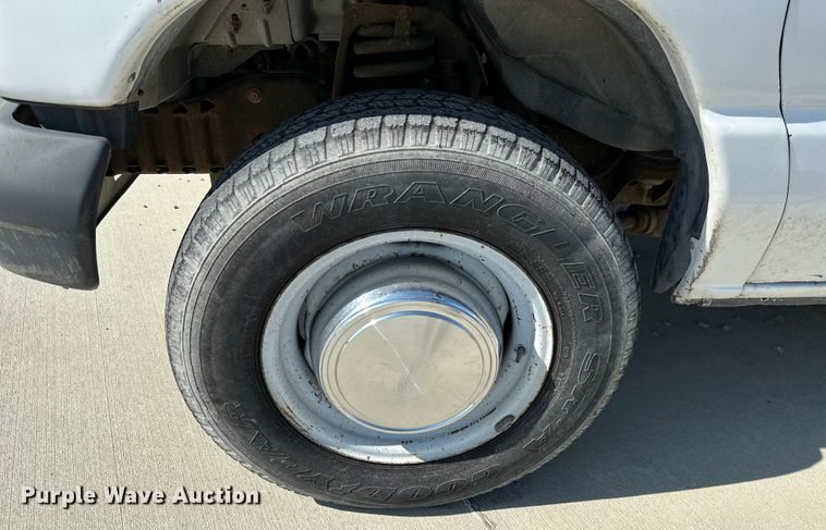 image for item ML9219 2005 Ford E250  van