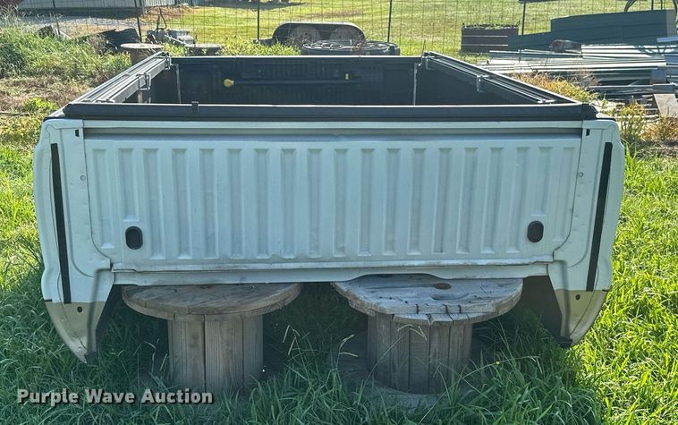 image for item ML9220 2012 Ford F350 pickup truck bed