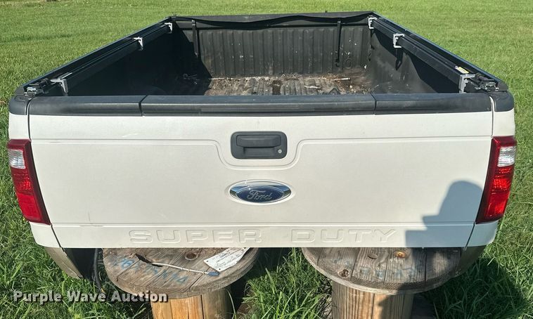 image for item ML9220 2012 Ford F350 pickup truck bed