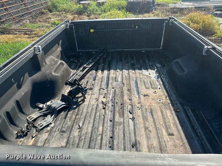 image for item ML9220 2012 Ford F350 pickup truck bed