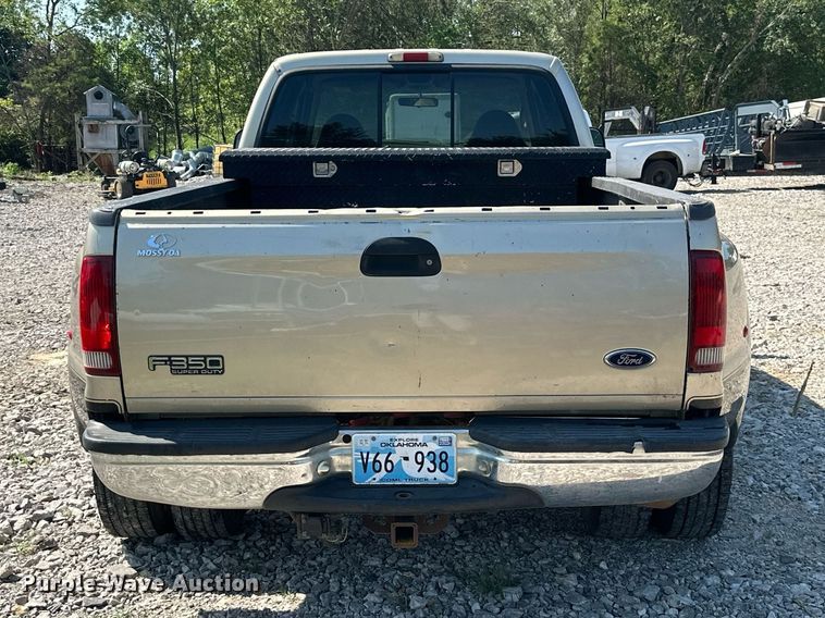 image for item ML9221 2000 Ford F350 Super Duty  pickup truck