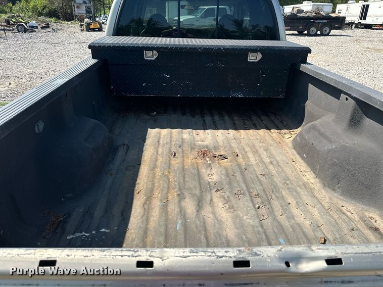 image for item ML9221 2000 Ford F350 Super Duty  pickup truck