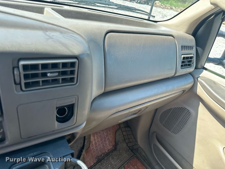 image for item ML9221 2000 Ford F350 Super Duty  pickup truck