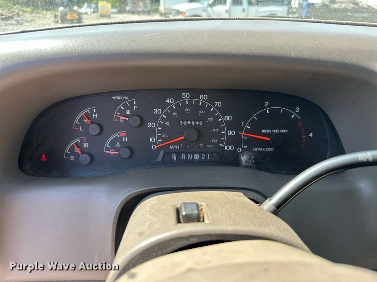 image for item ML9221 2000 Ford F350 Super Duty  pickup truck