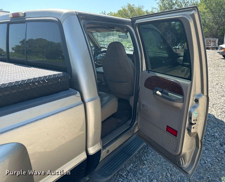 image for item ML9221 2000 Ford F350 Super Duty  pickup truck