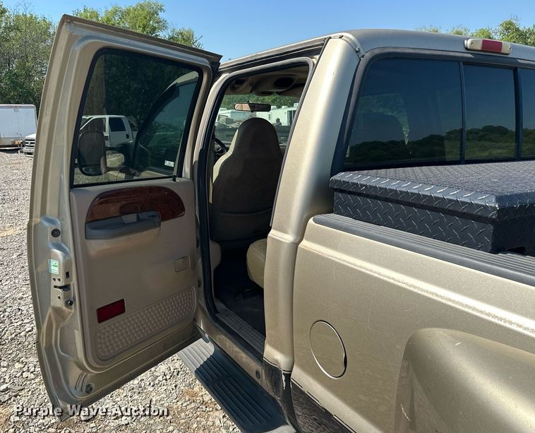 image for item ML9221 2000 Ford F350 Super Duty  pickup truck