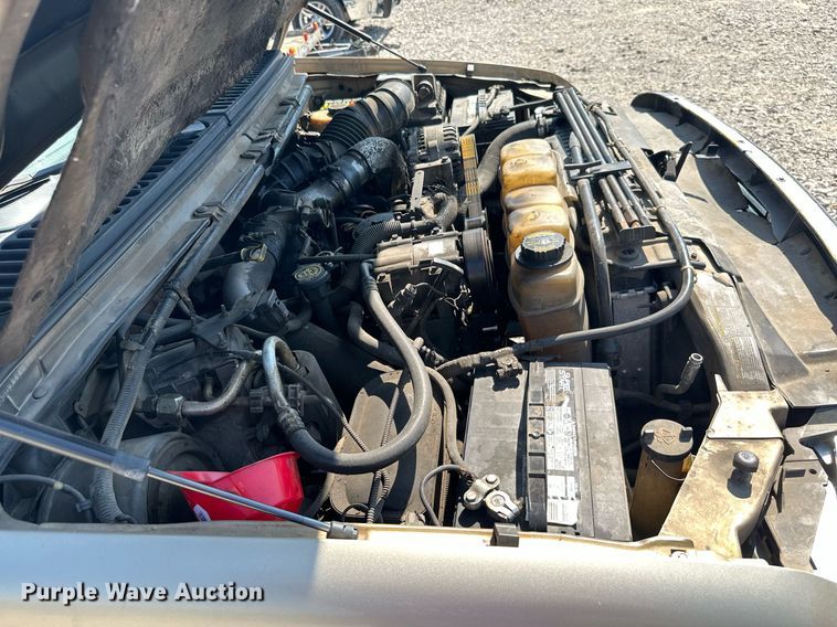 image for item ML9221 2000 Ford F350 Super Duty  pickup truck