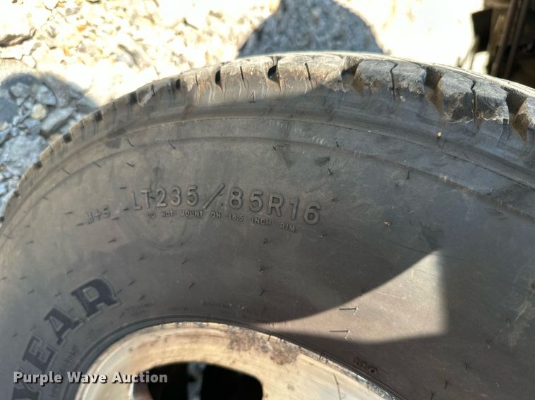 image for item ML9221 2000 Ford F350 Super Duty  pickup truck