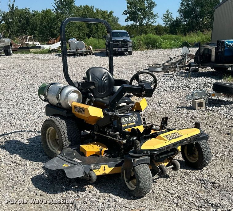 image for item ML9232 2009 Cub Cadet Tank S7237  lawn mower