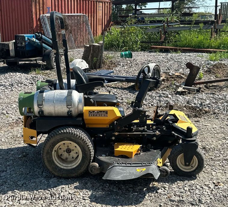 image for item ML9232 2009 Cub Cadet Tank S7237  lawn mower