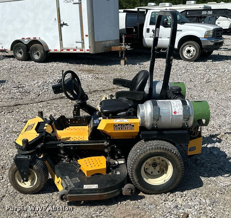 image for item ML9232 2009 Cub Cadet Tank S7237  lawn mower