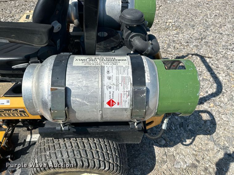 image for item ML9232 2009 Cub Cadet Tank S7237  lawn mower