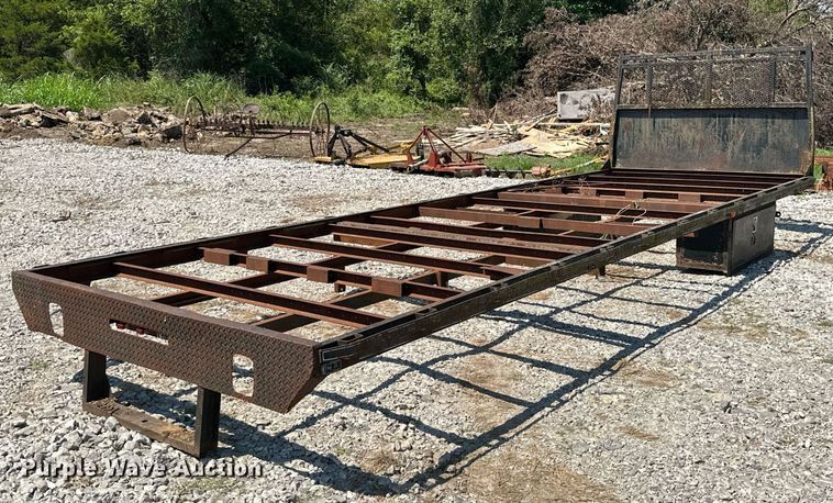 image for item ML9233 Flatbed